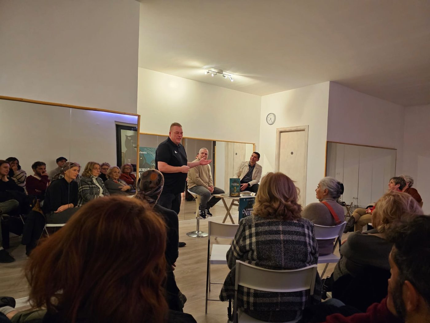 The audience at the Centro OM presentation